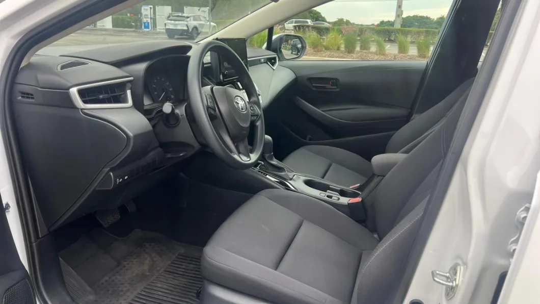 Toyota Corolla 2024 por dentro, flota de Pick'N Go Rent A Car en Orlando