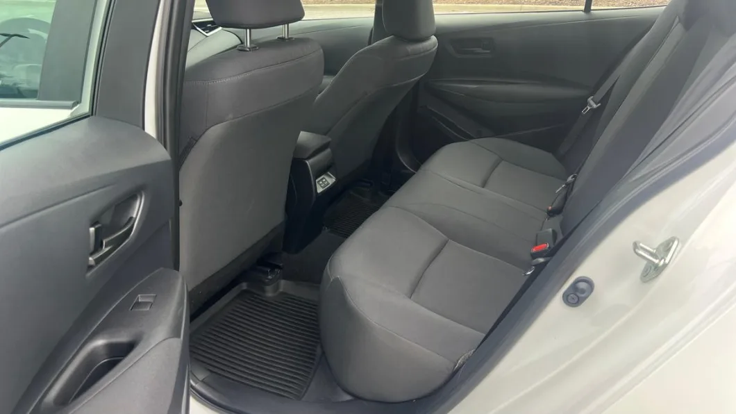 Toyota Corolla 2024 por dentro, flota de Pick'N Go Rent A Car en Orlando