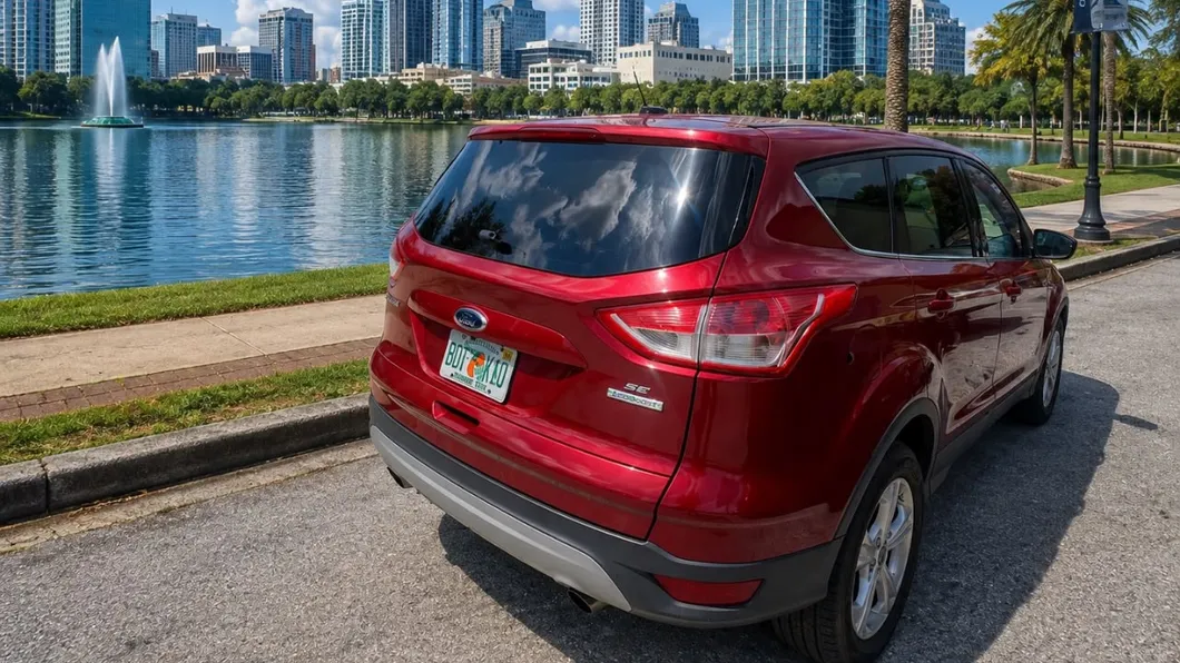 Ford Escape 2018 de lado, flota de Pick'N Go Rent A Car en Orlando