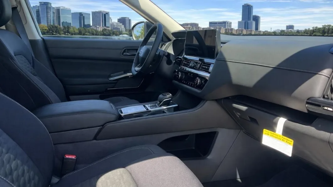 Nissan Pathfinder 2026 por dentro, flota de Pick'N Go Rent A Car en Orlando