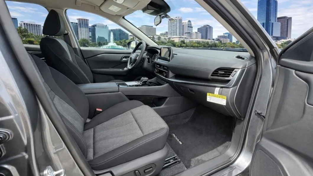Nissan Rogue 2026 por dentro, flota de Pick'N Go Rent A Car en Orlando